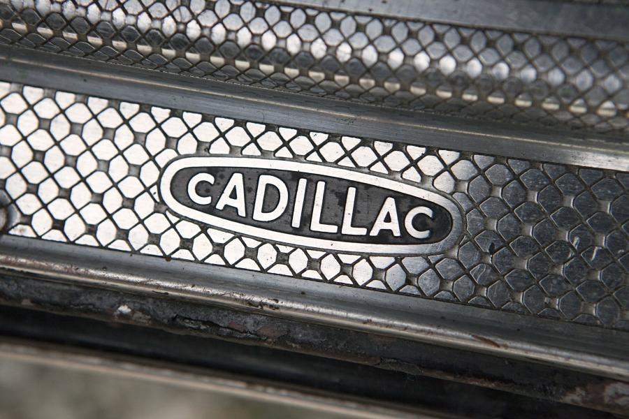  Cadillac Series 62 Convertible Coupe 1942 года  (фото 31 из 48)